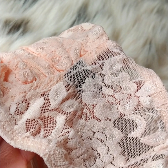 EXPRESS Lace Bandeau - Picture 5 of 8